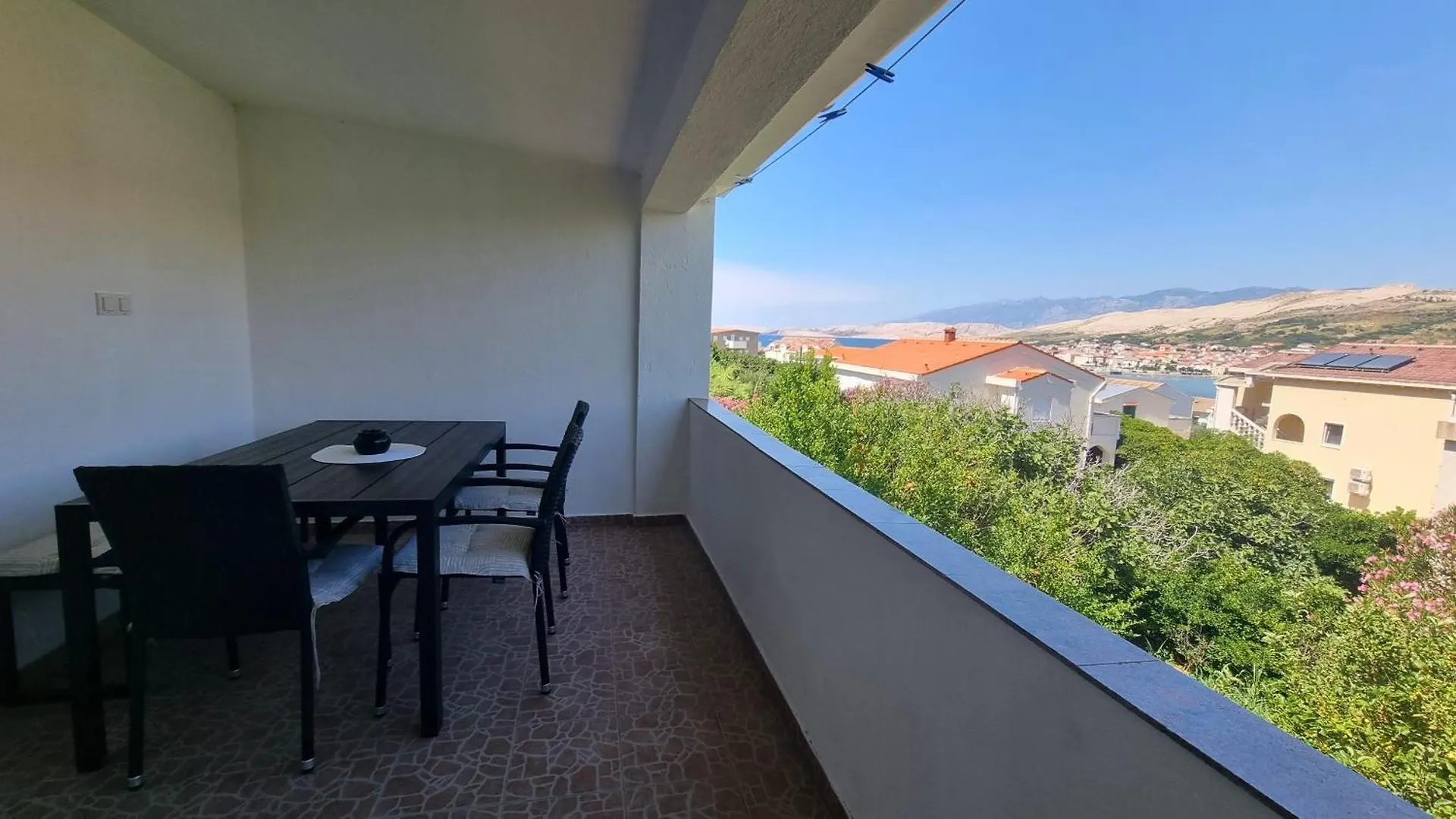 Apartments Seso Pag Town