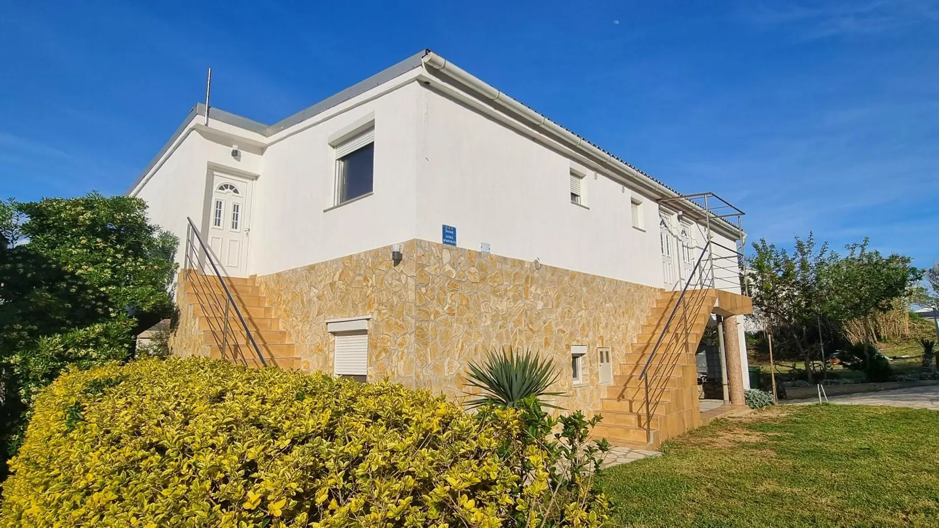 Apartments Seso Pag Town